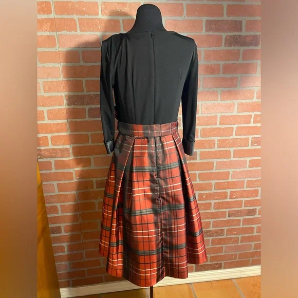 Leslie Fay size 6 women’s black and red plaid dress - Picture 3 of 4